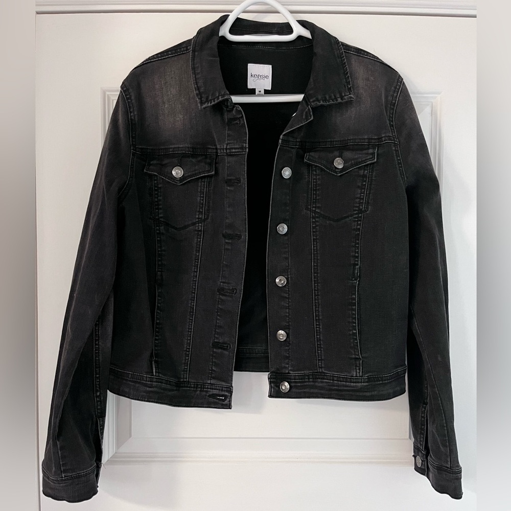 NWOT Kensie Women's Faded Black Denim Jacket (M)